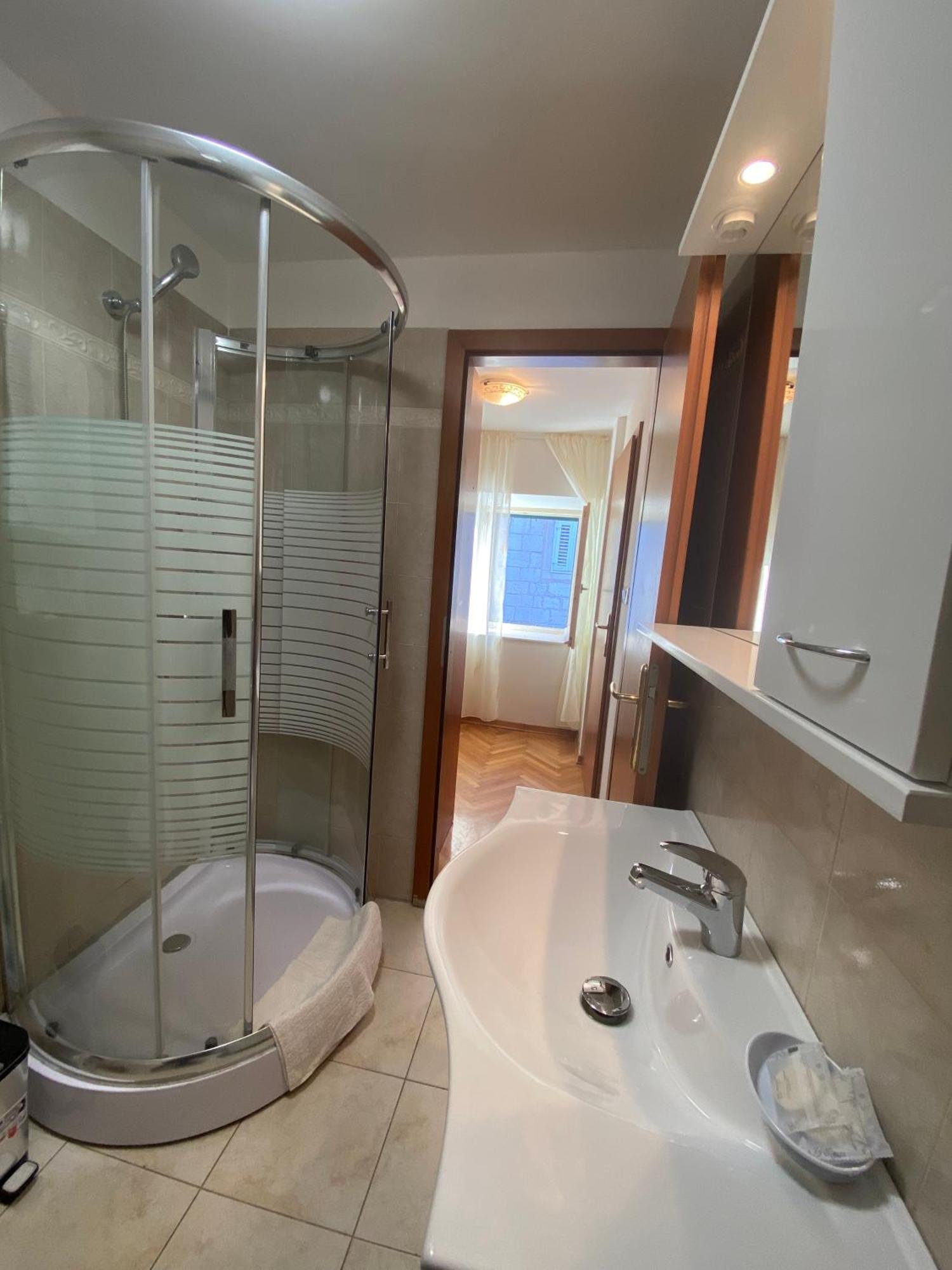 Rooms Base Σπλιτ Εξωτερικό φωτογραφία